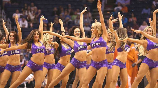
                <strong>Heiße Einblicke - die Cheerleaders der NBA</strong><br>
                Und weil's so schön ist, nochmal alle Mädels der Phoenix Suns auf einen Blick
              