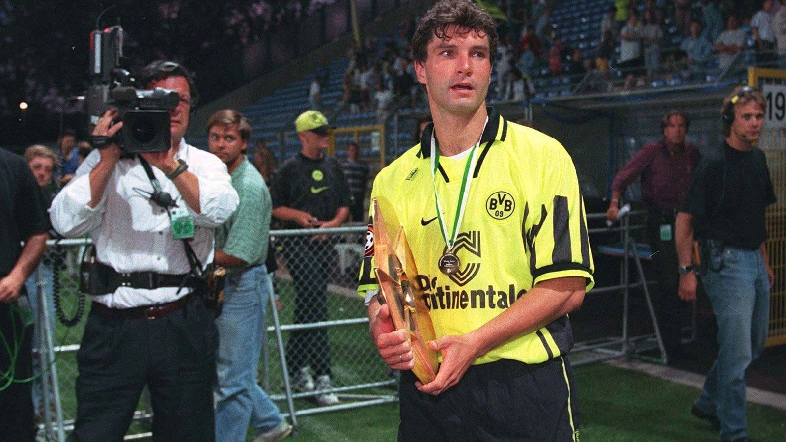 
                <strong>Platz 3: Michael Zorc</strong><br>
                Verwandelte Elfmeter: 49 - Vom Punkt getroffen für: Borussia Dortmund
              