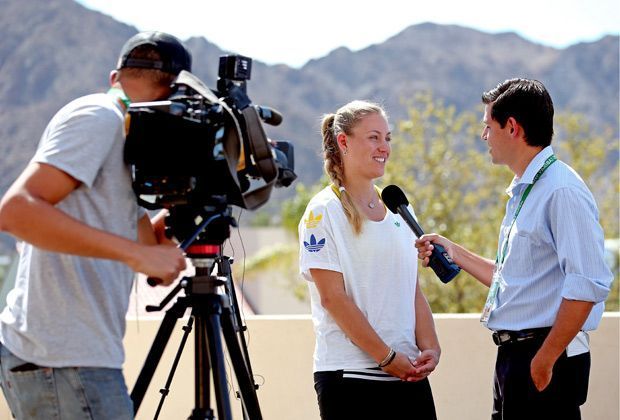 
                <strong>Vor der Kamera: Angelique Kerber</strong><br>
                Angelique Kerber stellt sich den Fragen eines amerikanischen Journalisten.
              