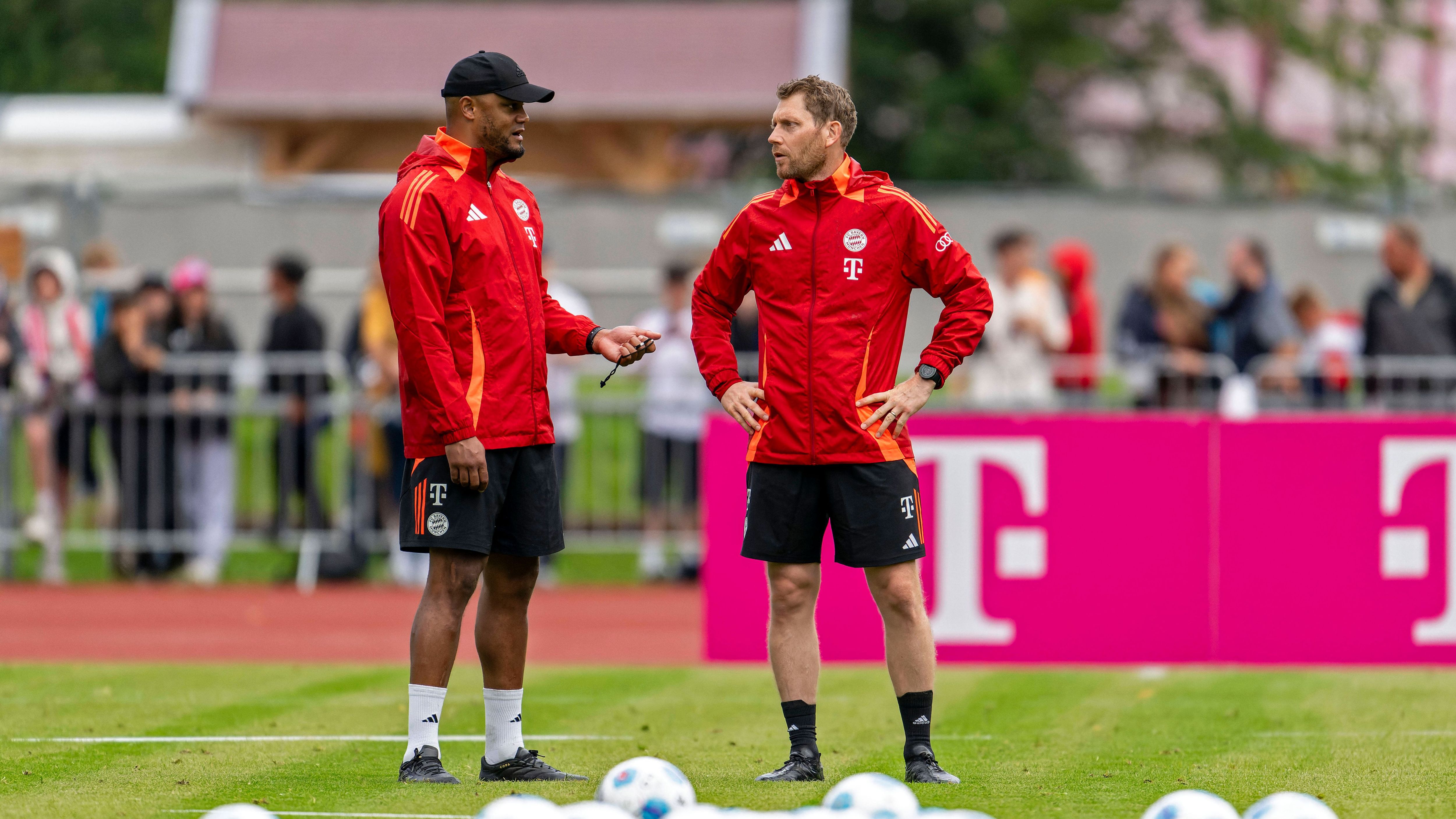 <strong>Michael Rechner (Torwarttrainer)</strong><br>Der Torwarttrainer ist seit Februar 2023 bei den Bayern, war also auch schon unter Thomas Tuchel aktiv. Zuvor arbeitete er für die türkische Nationalmannschaft und die TSG Hoffenheim.