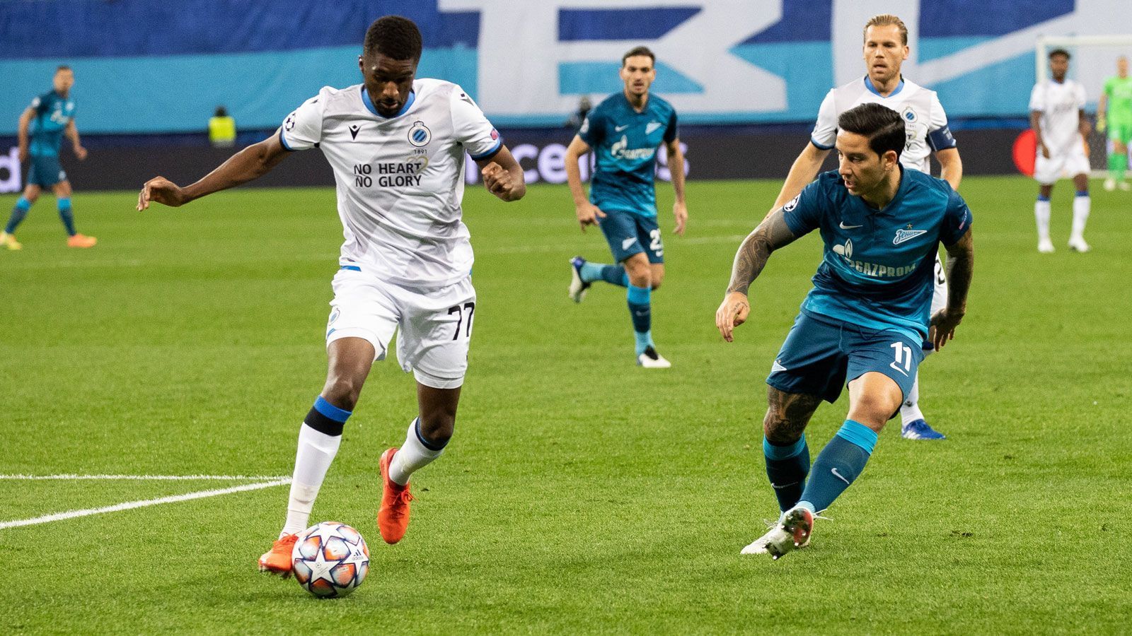 
                <strong>Zenit St. Petersburg</strong><br>
                Nach der 1:3-Niederlage gegen Lazio Rom steht der BVB gehörig unter Druck. Der kommende Gegner, Zenit St. Petersburg, ist nach der überraschenden Auftakt-Niederlage gegen den FC Brügge ebenfalls auf Wiedergutmachung aus. Aber auch in der Liga schwächelte der russische Meister zuletzt…
              