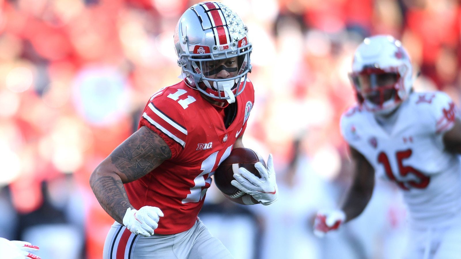 
                <strong>Platz 1: Jaxon Smith-Njigba (Ohio State)</strong><br>
                Vom Talent her sind sich fast alle Experten einig, dass Jaxon Smith-Njigba der beste Receiver der diesjährigen Klasse ist. 2021 zerstörte er seine Gegner regelmäßig, legte 95 Catches für 1.606 Yards und neun Touchdowns auf. 2022 verpasste er beinahe komplett mit einer Oberschenkel-Verletzung - und das macht den Scouts Sorgen. Wer im College schon Probleme mit Verletzungen hatte, vor dem schrecken die meisten NFL-Teams zurück. Aber kann man so ein unglaubliches Talent lange auf seinem Big Board stehen lassen?
              