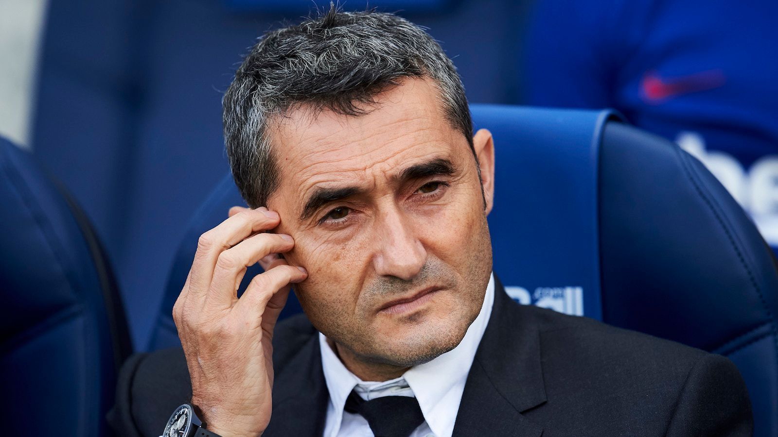 
                <strong>Platz 7: Ernesto Valverde </strong><br>
                Verdienst: 19 Millionen EuroVerein: FC BarcelonaVertrag: Im Januar 2020 entlassen
              