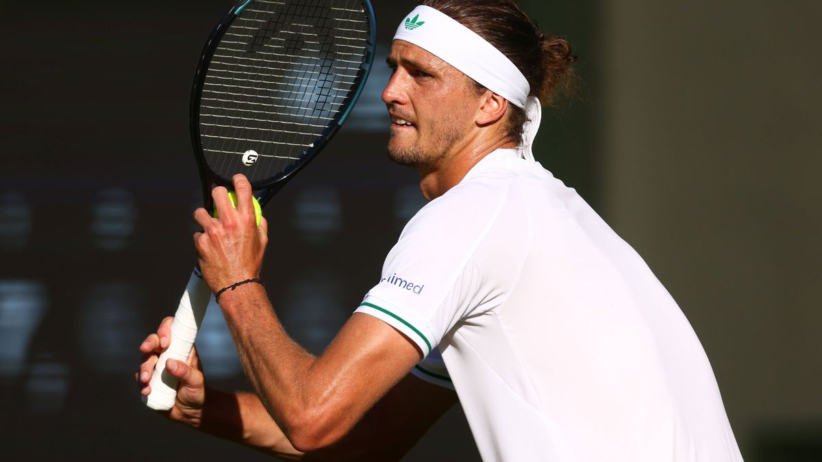 Wimbledon Championships 2025 AELTC, Day Two, London, UK - 01 07 2025 Alexander Zverev (GER) in action during his first round match against Arthur Rinderknech (FRA) in the 2025 Wimbledon Championshi...