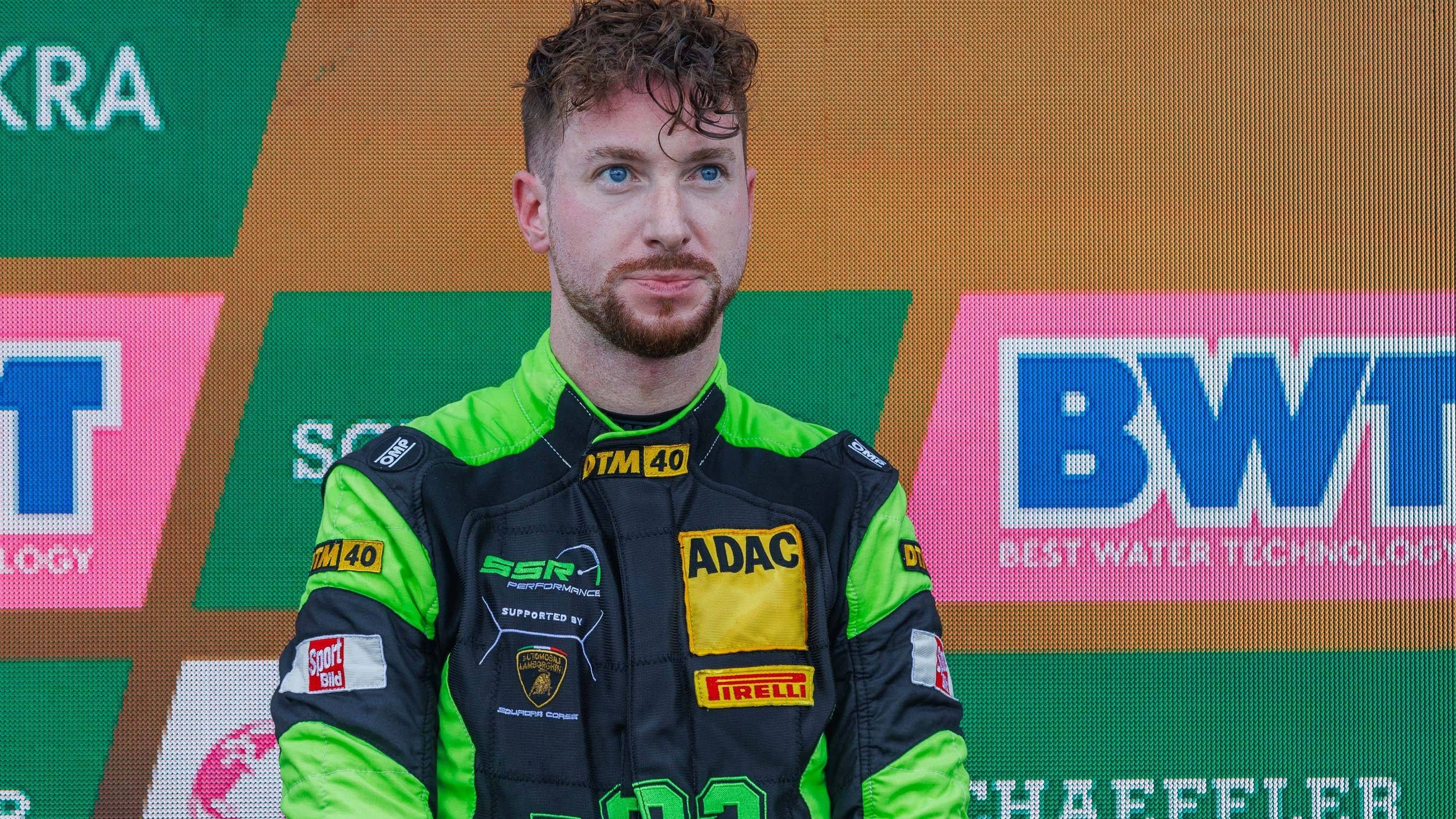 <strong></strong><strong>2024: Mirko Bortolotti (Lamborghini)</strong><br><strong>Platz: 1</strong> (17 Punkte auf Platz 2)<br>Sein Vorjahresrivale schnappte sich knapp vor Kelvin van der Linde den Titel. Das sind übrigens auch die beiden einzigen Fahrer, die es seit der GT-Ära schafften, zwei Mal unter die besten drei Plätze in der Meisterschaft zu fahren. BOR wurde Zweiter und Erster, KVDL in 2021 Dritter und 2024 Zweiter. Ein Beweis, wie eng die DTM beisammen liegt.
