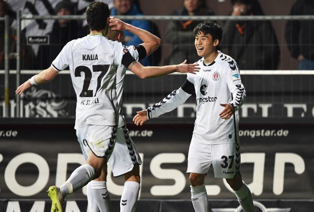 
                <strong>Das ist Kyoung-Rok Choi</strong><br>
                Der Südkoreaner vom FC St. Pauli stand im Spiel gegen Fortuna Düsseldorf zum ersten Mal im Kader der Hamburger und wurde gleich in der Startelf eingesetzt. Bereits nach neun Minuten gelang dem 20-Jährigen sein Tordebüt.
              