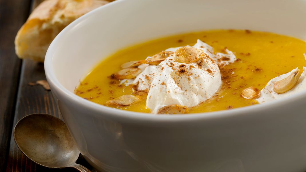 Diese Möhrensuppe mit Zimt wärmt an Wintertagen von innen auf.&nbsp;