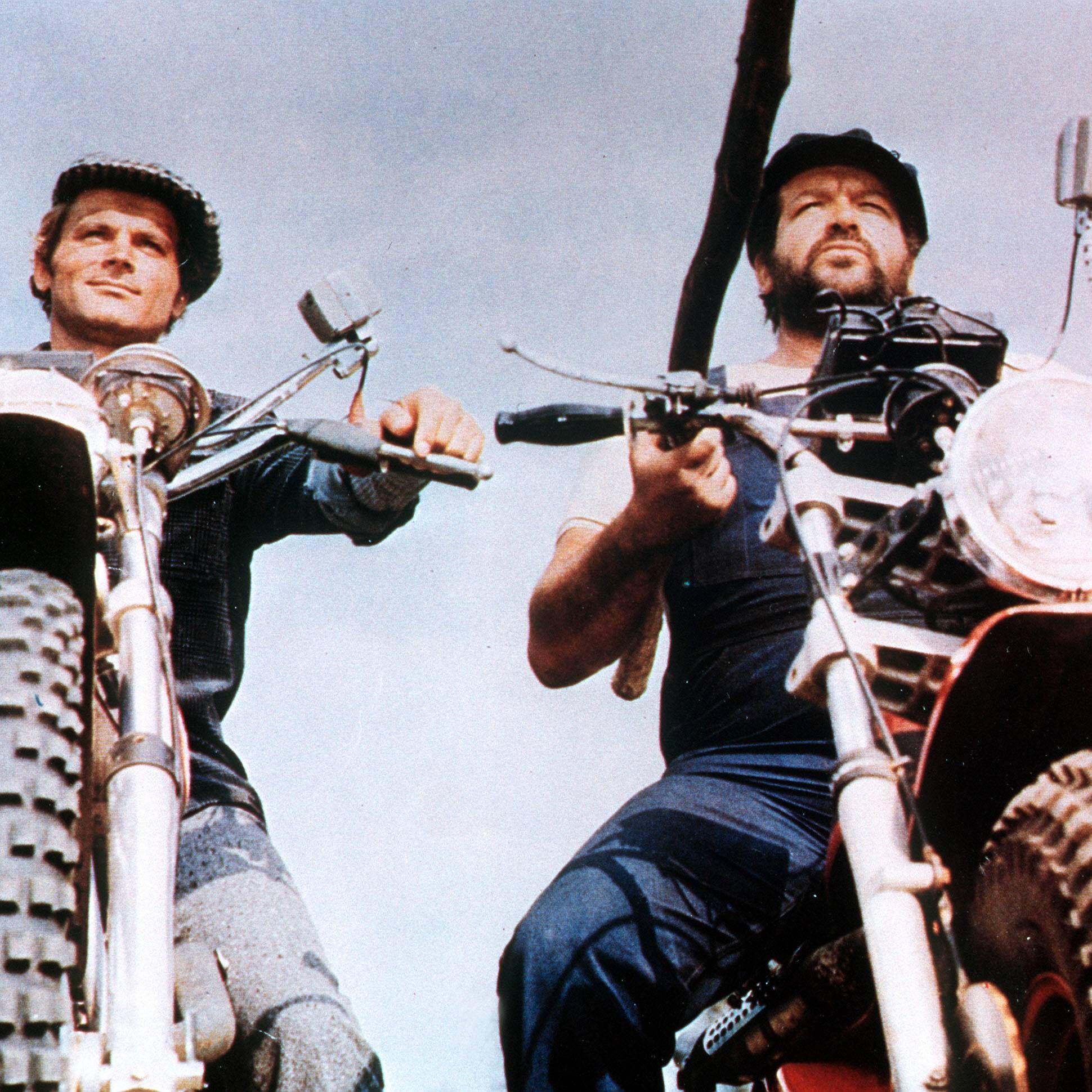 Aus Freunden werden Konkurrenten: Ben (Terence Hill) und Kid (Bud Spencer) müssen in einem Autorennen gegeneinander antreten.
