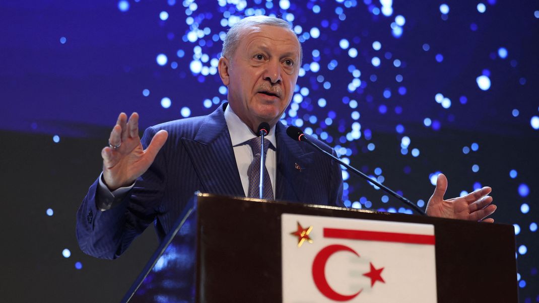 Der türkische Präsident Tayyip Erdogan während der Eröffnungszeremonie zum 51. Jahrestag der Teilung Zyperns im türkisch kontrollierten Teil von Nikosia.