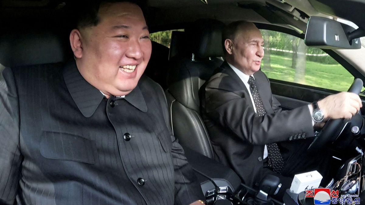 kim und putin im auto