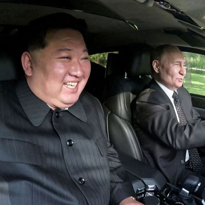 kim und putin im auto