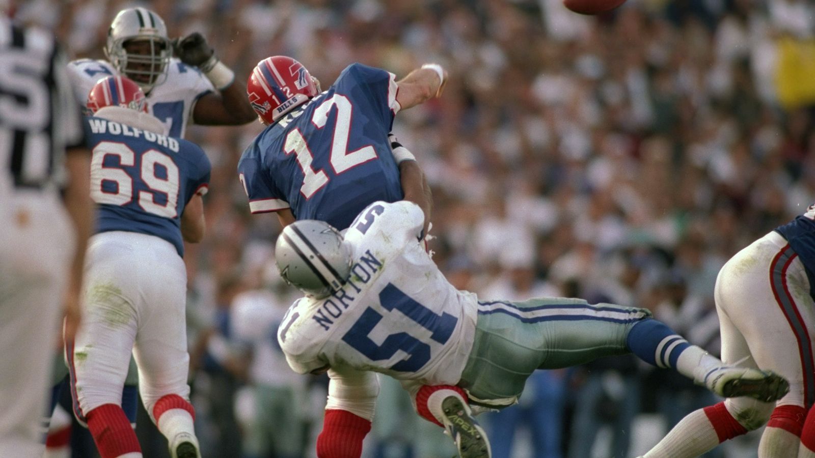 <strong>Super Bowl XXVII</strong><br>
                Dallas Cowboys&nbsp;- Buffalo Bills&nbsp;52:17 (31. Januar 1993)<br>Stadion:&nbsp;Rose Bowl (Pasadena)
