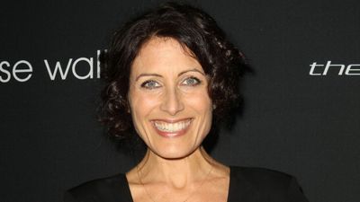 Profile image - Lisa Edelstein