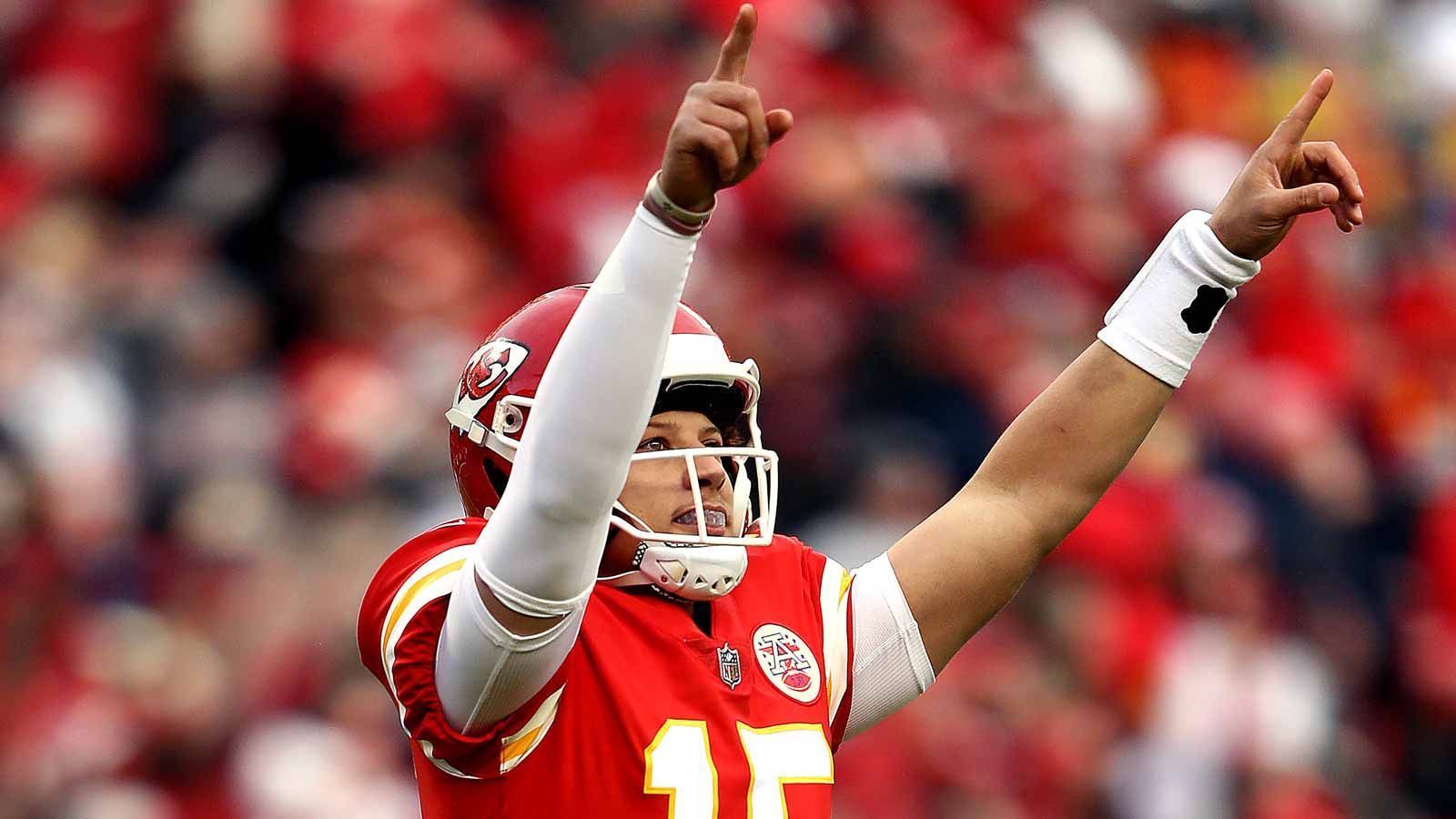 
                <strong>Offense: Quarterback</strong><br>
                First Team: Patrick Mahomes (Kansas City Chiefs)Second Team: Drew Brees (New Orleans Saints)
              