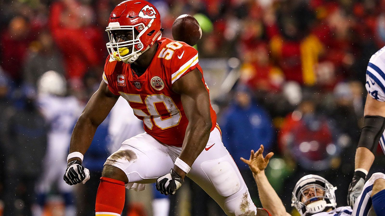 
                <strong>Justin Houston</strong><br>
                Position: LinebackerGeburtstag: 21. Januar 1989NFL seit: 2011 (70. Draft-Pick)Bisheriger Klub: Kansas City ChiefsGehalt 2018: 15 Mio. Dollar14 Mal lief Houston in der vergangenen Saison in der NFL auf und kam dabei auf elf Sacks, 41 Tackles sowie eine Interception. Oberschenkelprobleme kosteten ihn weitere Einsätze.
              