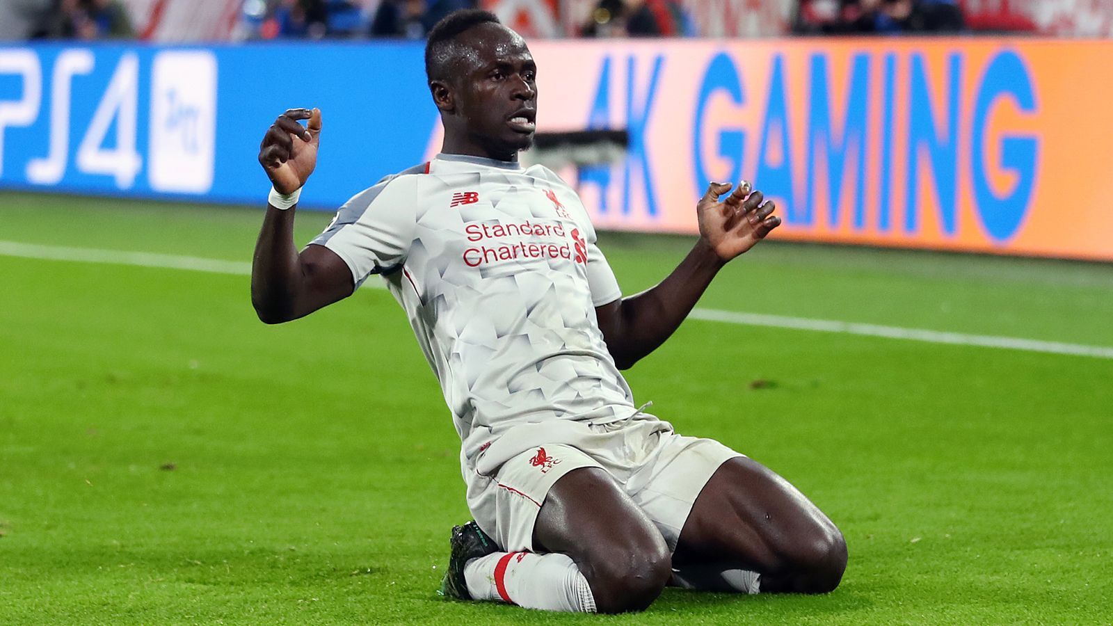 
                <strong>Angriff - Sadio Mane</strong><br>
                Verein: FC LiverpoolSaisoneinsätze in der Premier League: 33Saisontore: 18
              