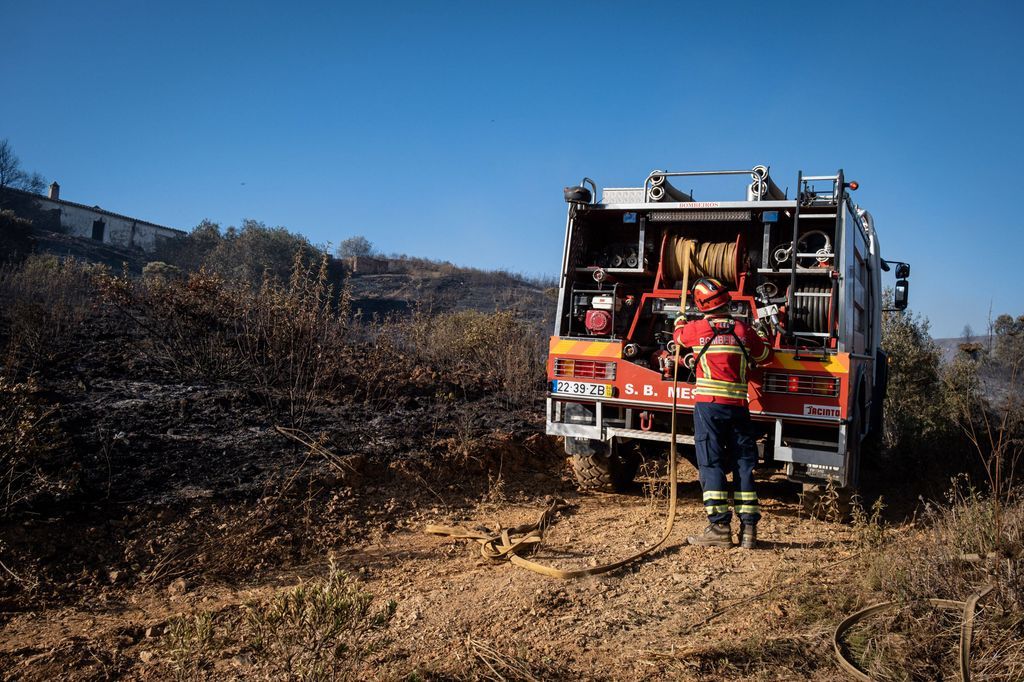 Bombeiro morre em incêndio florestal em Portugal
 #ÚltimasNotícias #Suiça