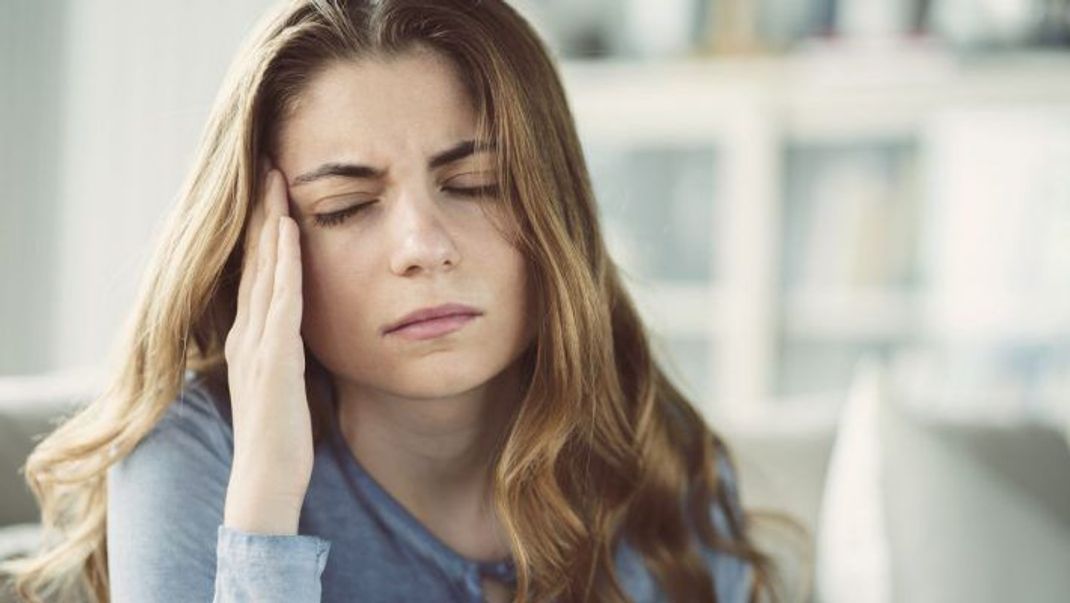 Von Migräne sind mehr Frauen als Männer betroffen.