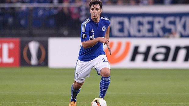 
                <strong>Kaan Ayhan</strong><br>
                Mittelfeld - Kaan Ayhan: Perfekt gedrehte Freistoßhereingabe vor dem 1:0. Auch danach mit gefährlichen Standards. Sehr viel unterwegs, Ayhan empfahl sich für mehr Einsatzzeit. Wurde nach einer Stunde ausgewechselt. ran-Note: 3
              