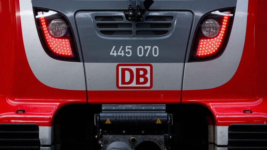 Deutsche Bahn zieht wegen des Lokführerstreiks vor Gericht.