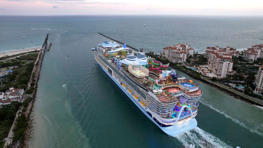 Das größte Kreuzfahrtschiff der Welt: Schwimmender Freizeitpark inklusive.