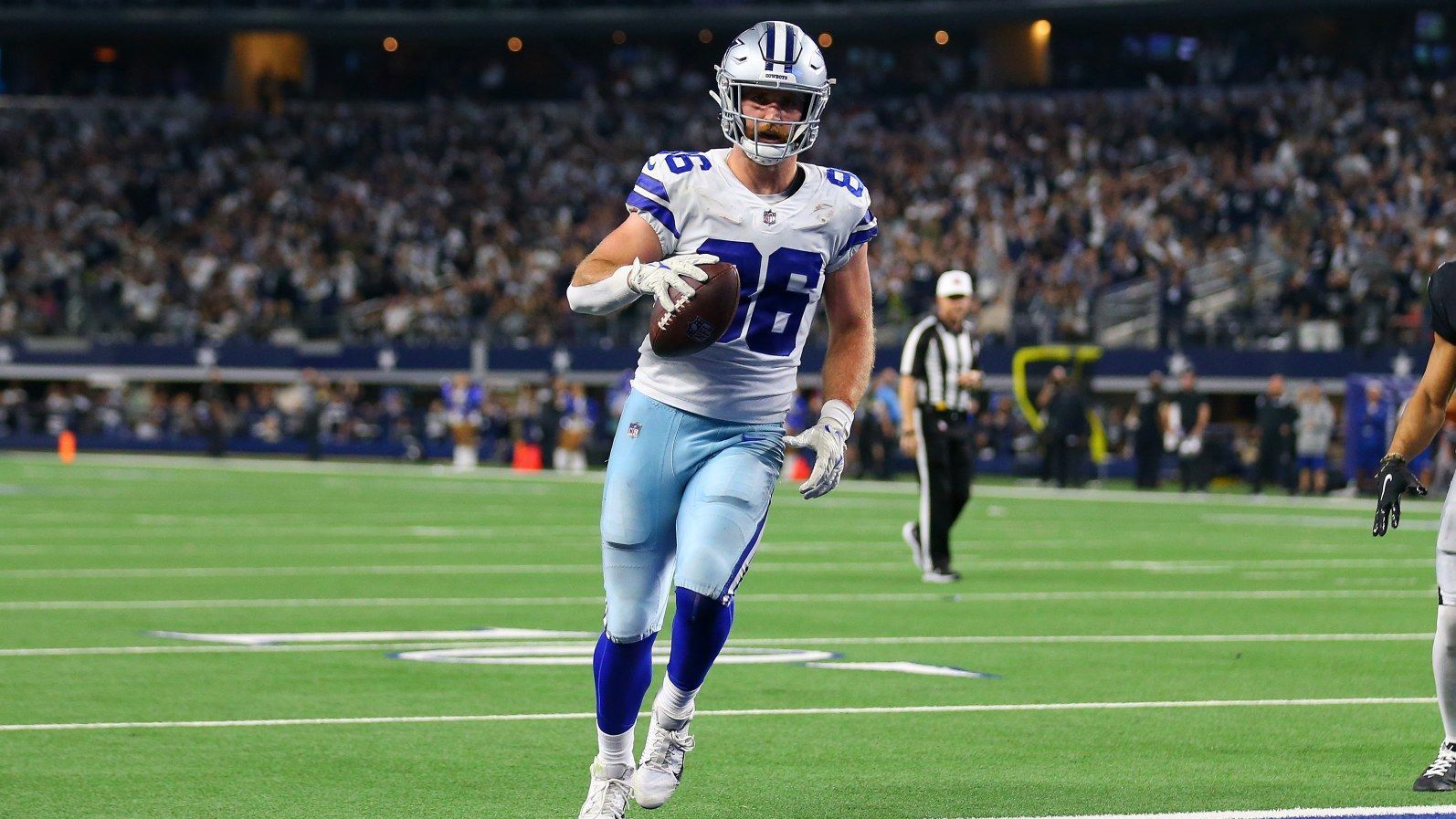 
                <strong>Tight End</strong><br>
                2022: 10,9 Millionen US-Dollar - 2021: 10,1 Millionen US-Dollar - (Im Bild: Dalton Schultz von den Dallas Cowboys)
              