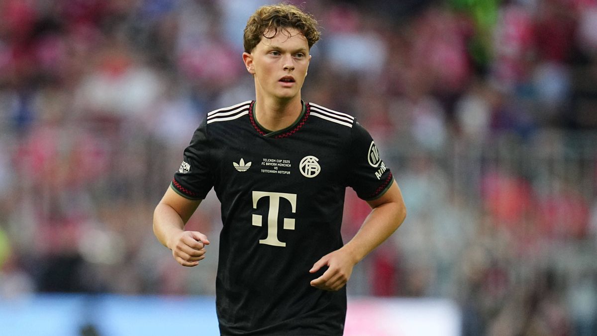 Paul Wanner (Bayern Munich) schaut waehrend des Spiels der Bayern Munich v Tottenham Hotspur, Preseason Friendly, Allianz Arena am 07. August 2025 in Munich, Deutschland. (Foto von Ulrik Pedersen D...