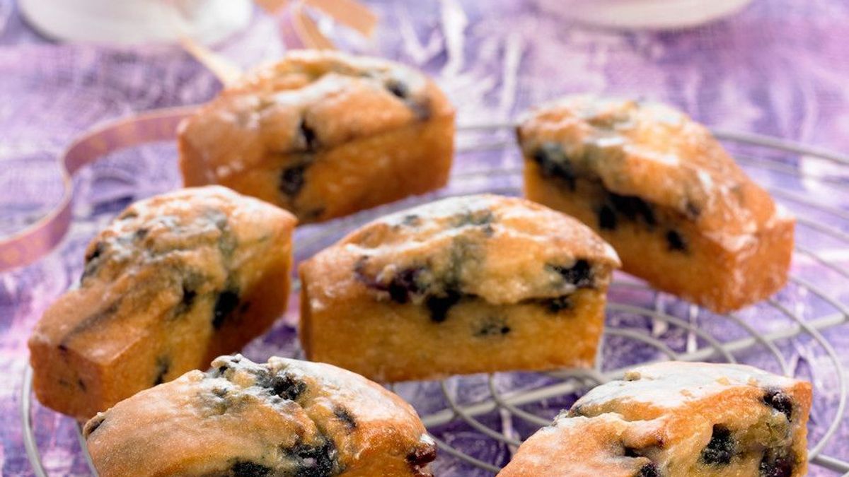 Enie backt: Rezept-Bild Mini-Kuchen mit Blaubeeren	