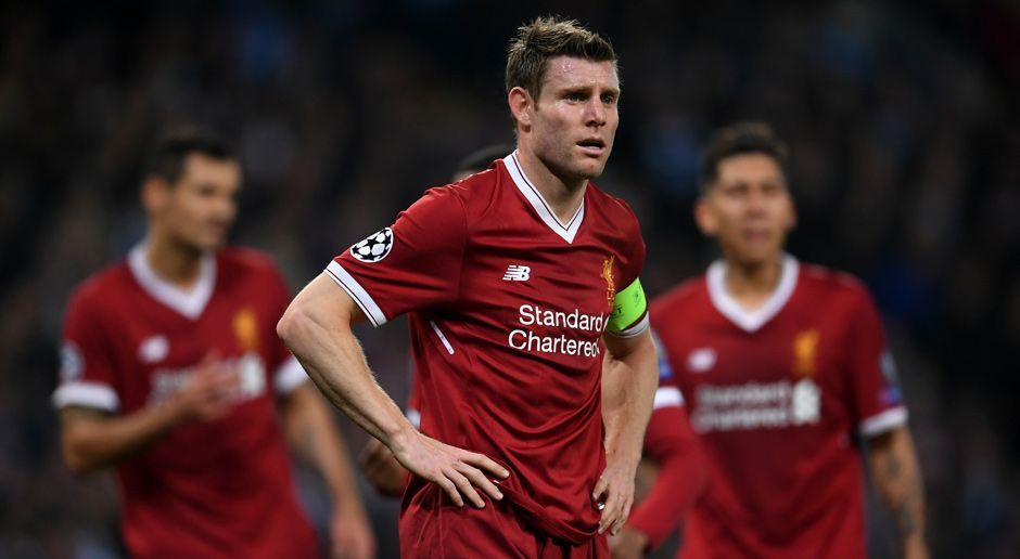 
                <strong>James Milner (FC Liverpool)</strong><br>
                Bekommt nach einer halben Stunde den Ball im eigenen Strafraum unabsichtlich an die Hand, der Pfiff bleibt richtigerweise aus. Sicher auch unabsichtlich gewinnt der Engländer im Mittelfeld kaum einen Zweikampf, doch das Ergebnis bleibt dasselbe: Angriff um Angriff läuft auf die Liverpool-Abwehr zu. Extremer Dusel vor dem eigentlichen 0:2: Es ist Milner, der den Ball vor Sanes vermeintlicher Abseitsstellung spielt, der Treffer ist regulär. Stark verbessert nach dem Seitenwechsel, holt sich Bälle, treibt an, beißt sich rein. ran-Note: 4
              