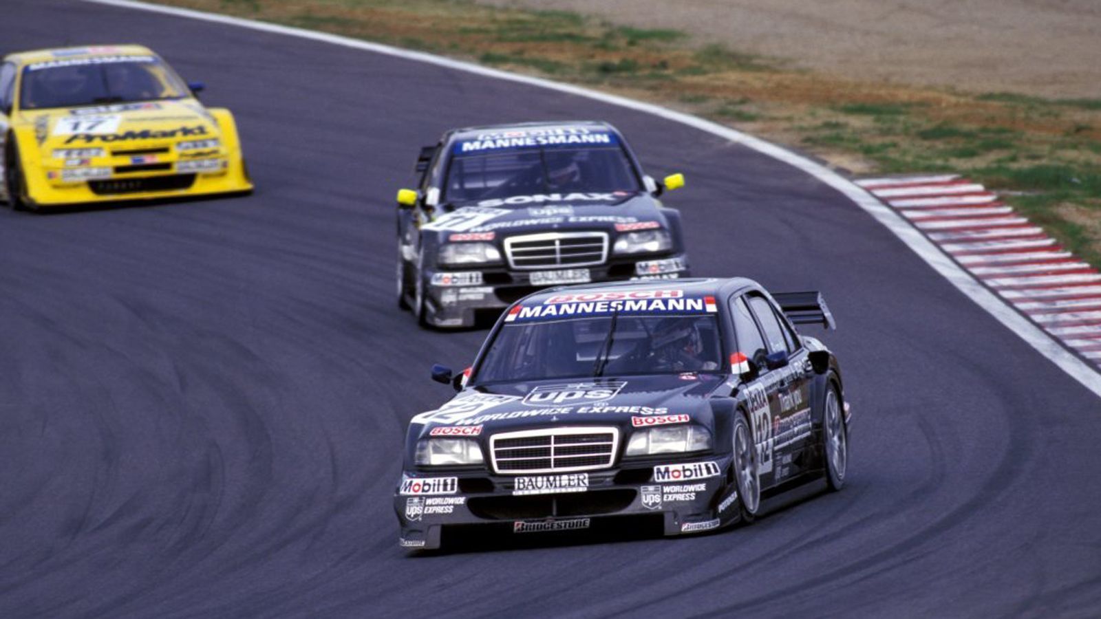 <strong>Aguri Suzuki (1996)</strong><br>
                1996 in Suzuka belegte der Japaner im ersten Rennen den elften Platz. Ein Jahr zuvor beendete Suzuki nach acht Jahren und 65 Starts seine Karriere in der Formel 1.
