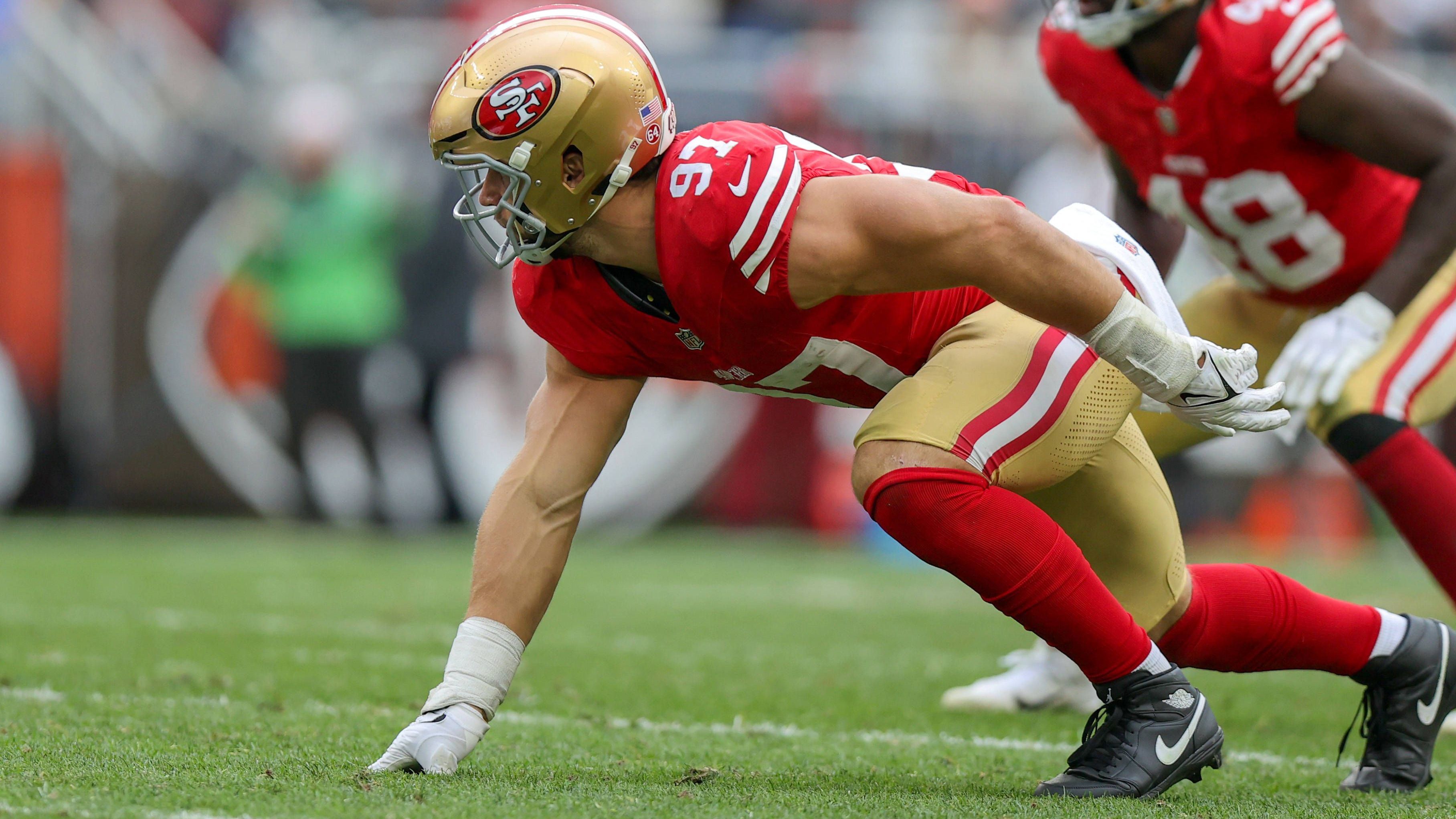 <strong>Gewinner: Nick Bosa (San Francisco 49ers)</strong><br>Mit Young auf der Gegenseite, dessen Vertrag 2024 ausläuft, hat Bosa entweder einen Gegenspieler weniger, der ihm das Leben schwer macht, oder aber sein neuer Partner im Pass Rush hat ein Eins-gegen-Eins, das er durchaus für sich entscheiden kann. Durch die zusätzliche individuelle Klasse haben die 49ers nun neue Möglichkeiten bei der Quarterback-Jagd.