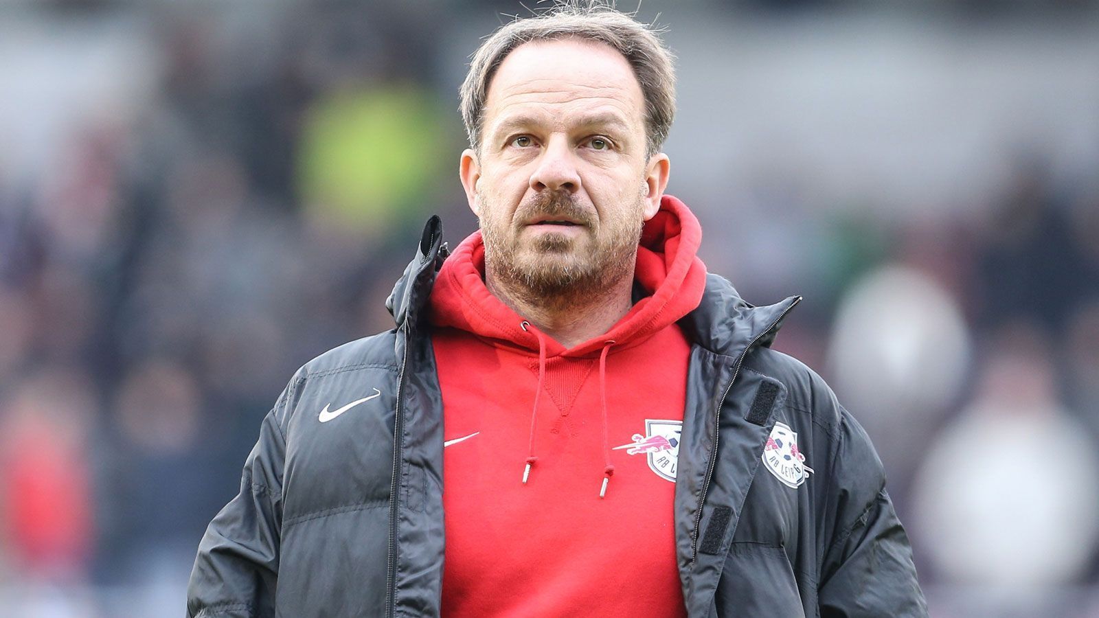 
                <strong>Platz 16: RB Leipzig</strong><br>
                -          Anzahl Trainer: 9-          Trainer mit der längsten Amtszeit: Alexander Zorniger (2 Jahre, 7 Monate, 8 Tage)
              