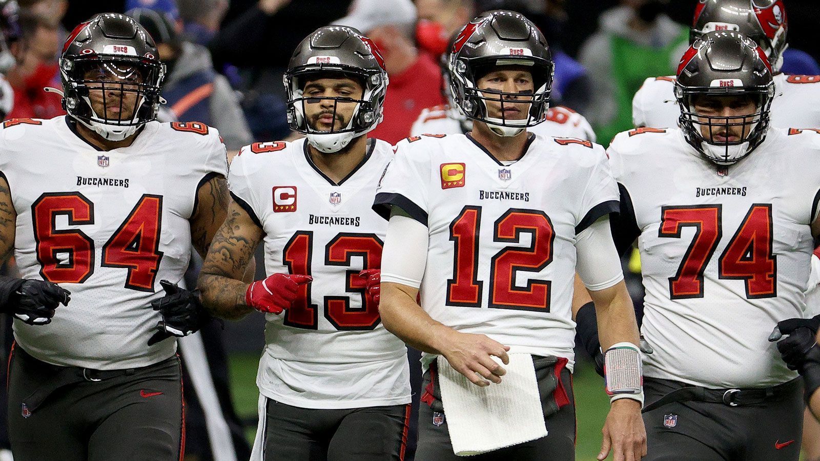 
                <strong>1. NFC South: Tampa Bay Buccaneers 6-1</strong><br>
                • 8. Spieltag: at New Orleans Saints <em><strong><a href="https://www.ran.de/us-sport/nfl/live/nfl-live-auf-prosieben-maxx-und-ran-de-2-spieltag-2021-tennessee-titans-at-seattle-seahawks" data-url-id="44590">ab 22:25 Uhr live auf ProSieben MAXX und ran.de</a>&nbsp;</strong></em>-<br>• 9. Spieltag: BYE WEEK -<br>• 10. Spieltag: at Washington Football Team -<br>• 11. Spieltag: vs New York Giants -<br>• 12. Spieltag: at Indianapolis Colts -<br>• 13. Spieltag: at Atlanta Falcons -<br>• 14. Spieltag: vs Buffalo Bills -<br>• 15. Spieltag: vs New Orleans Saints -<br>• 16. Spieltag: at Carolina Panthers -<br>• 17. Spieltag: at New York Jets -<br>• 18. Spieltag: vs Carolina Panthers<br>
              