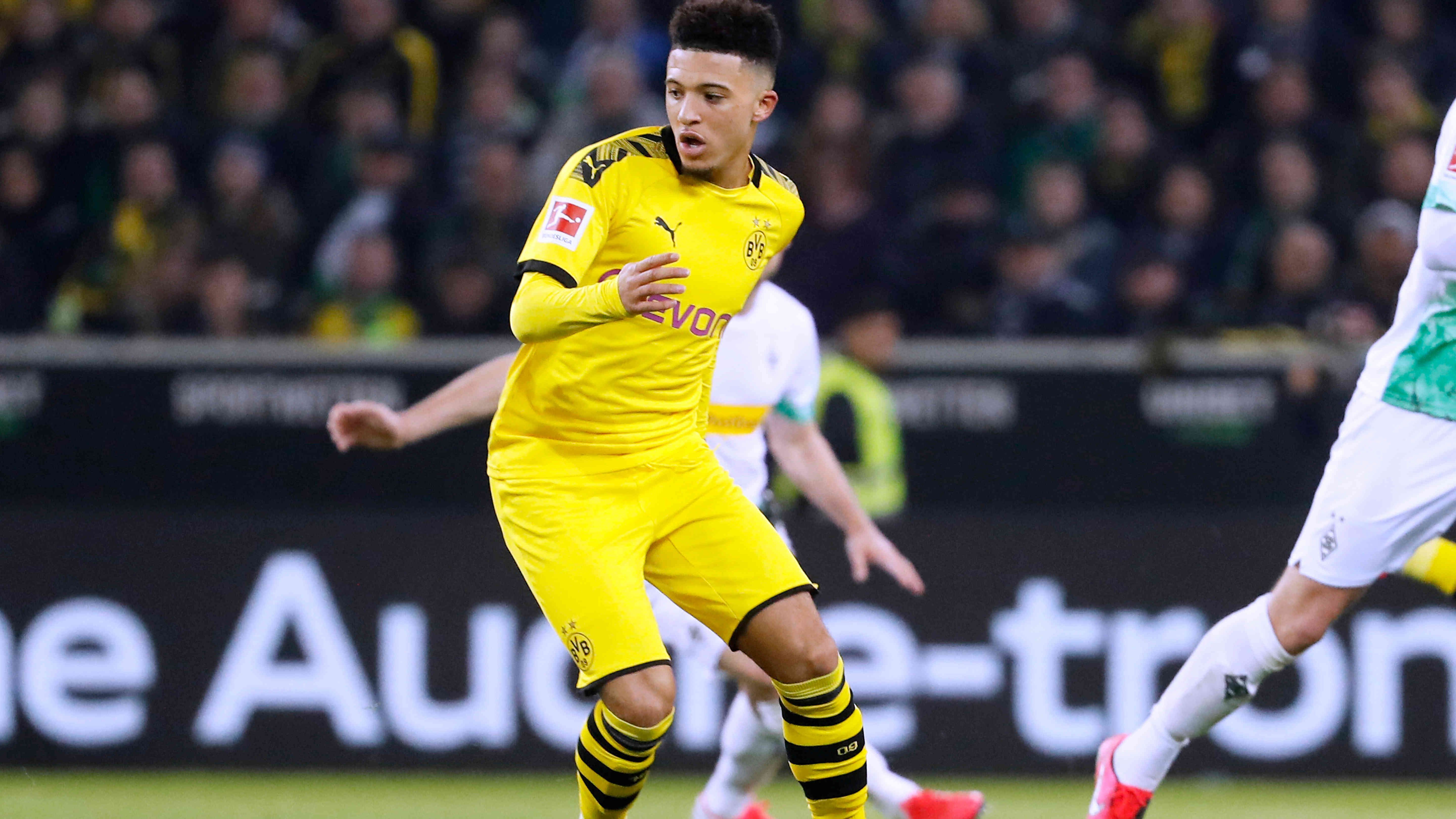 
                <strong>Jadon Sancho (Borussia Dortmund) </strong><br>
                Als Nobody von Manchester City kam Sancho zum BVB und reifte zu einem Top-Star der Bundesliga. Im Sommer scheint nun die Zeit für den Abschied gekommen. Zahlreiche Premier-League-Teams buhlen wohl um Sancho. 
              