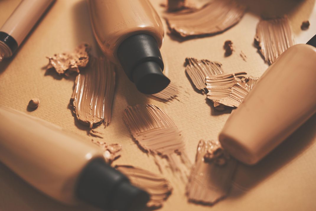 Grundierung wie Concealer haben ähnliche Verfallsdaten.