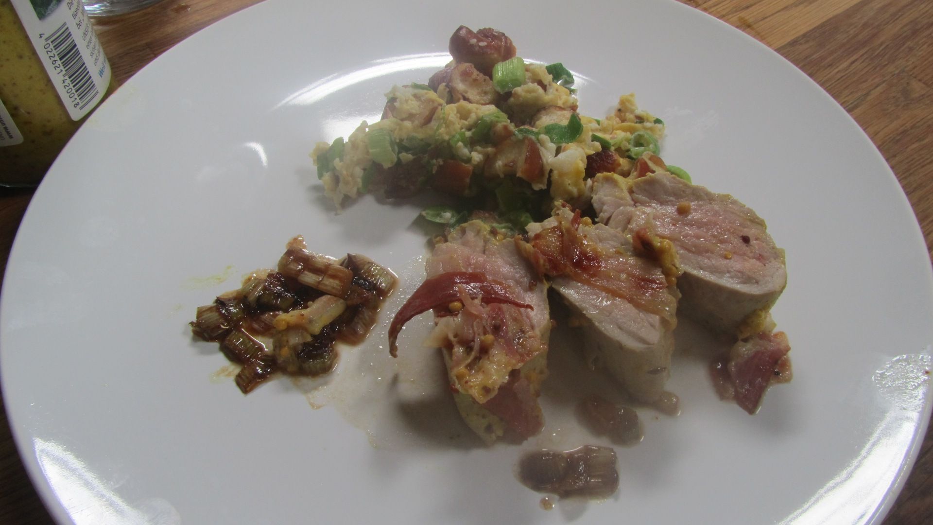 Schweinebraten mit Kartoffelknödel und bayrisch Kraut
