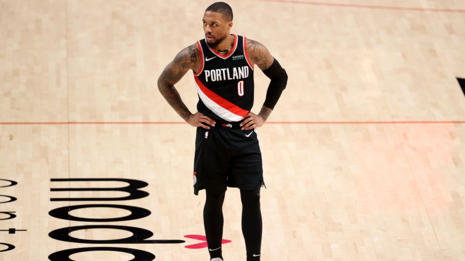 
                <strong>Damien Lillard (Portland Trail Blazers)</strong><br>
                 - Punkte: 29,8 - Rebounds: 4,3 - Assists: 8,0 - All-Star-Nominierungen: 6
              