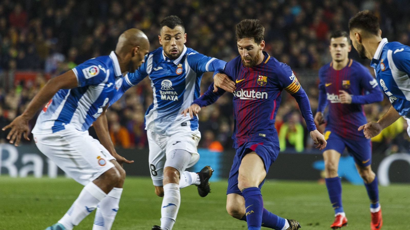 <strong>FC Barcelona - Espanyol Barcelona</strong><br>
                Espanyol steht deutlich im Schatten des ungleich erfolgreicheren und schillernderen Stadtrivalen. Barca ist das Aushängeschild der Region Katalonien. Espanyol hingegen repräsentiert mehr den Zentralismus Spaniens. Was auch an der spanischen Königskrone im Wappen des Klubs liegt. Espanyol gehört zu den Gründungsmitgliedern der Primera Division, hat allerdings noch nie einen Meistertitel geholt.
