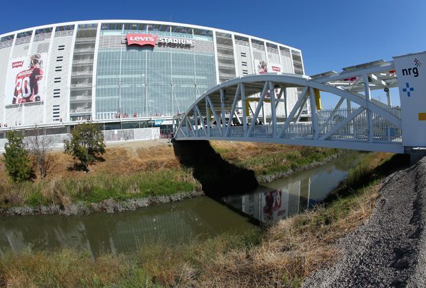 
                <strong>San Francisco 49ers - Chicago Bears</strong><br>
                Am 2. Spieltag der NFL steht die Premiere des neuen Stadions der San Francisco 49ers im Mittelpunkt. Mit dem landesweit ausgestrahlten Sunday Night Game erhält die neue Heimstätte der Kalifornier die entsprechende Würdigung.
              