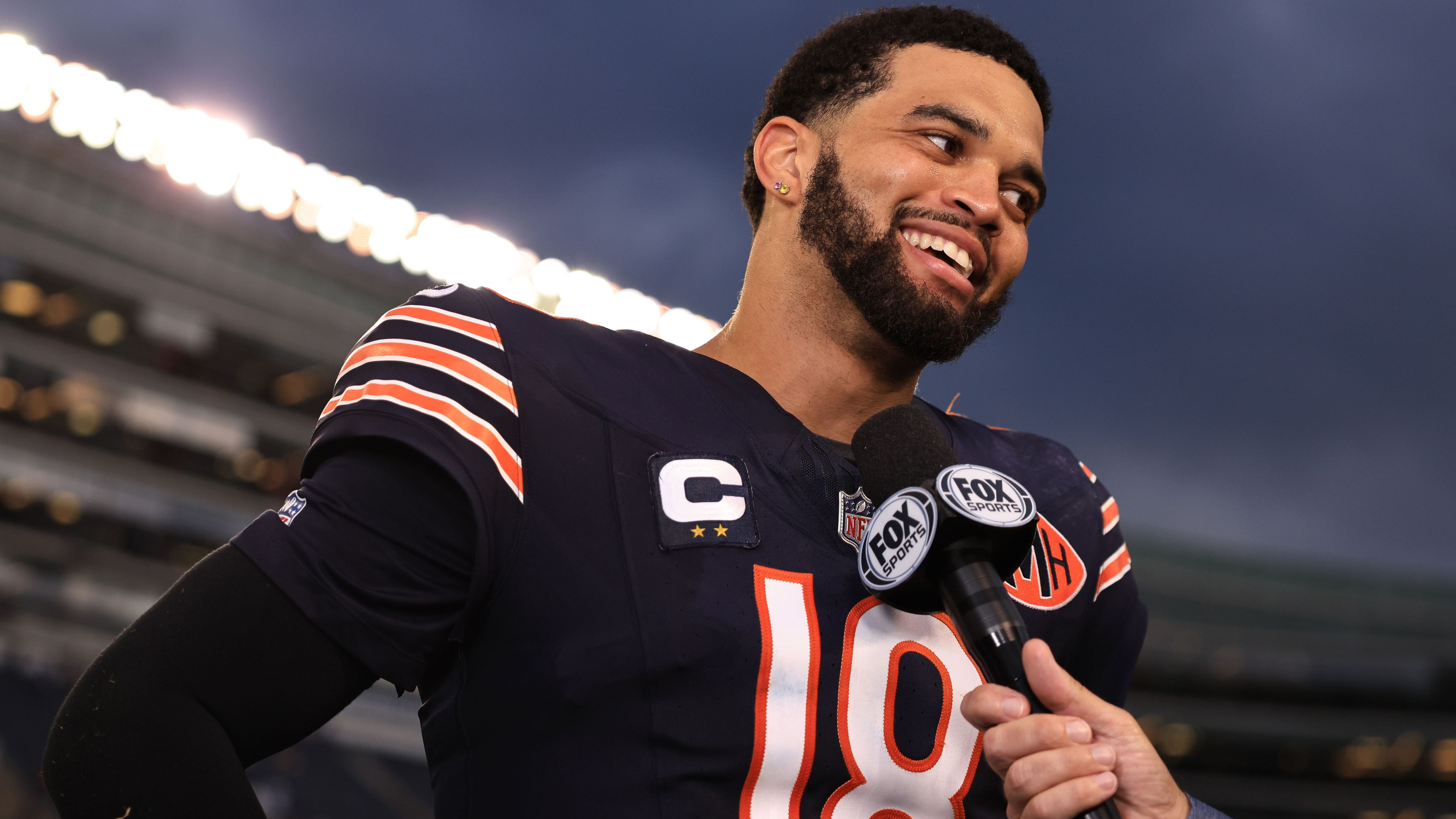 <strong>NFL: Die Spieler des 3. Spieltags in AFC und NFC</strong><br><em>Die dritte Woche der NFL-Saison 2025 ist vorbei, erneut sorgten einige Spieler mit teils sogar historischen Leistungen für Schlagzeilen. Folgende Spieler wurden in den beiden Conferences AFC und NFC als "Player of the Week" ausgezeichnet - jeweils einer aus Offense, Defense und Special Teams.</em>