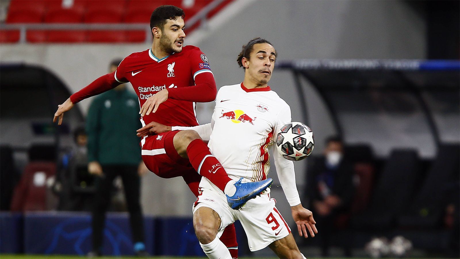 
                <strong>Yussuf Poulsen</strong><br>
                Steter Einsatz reicht nicht. Findet nur schleppend ins Spiel, kann sich nicht wie erhofft in Szene setzen und keine Impulse setzen, die dringend nötig gewesen wären. Da sich das auch nach dem Seitenwechsel unvermindert fortsetzt, muss er nach 60 Minuten runter. ran-Note: 5
              