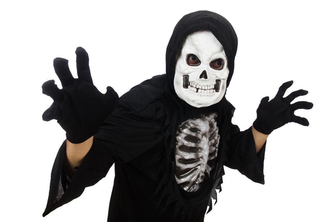 Zu den Halloween-Trends gehören nach wie vor Skelette. Ob mit Maske oder Make-up, bleibt Ihnen überlassen.