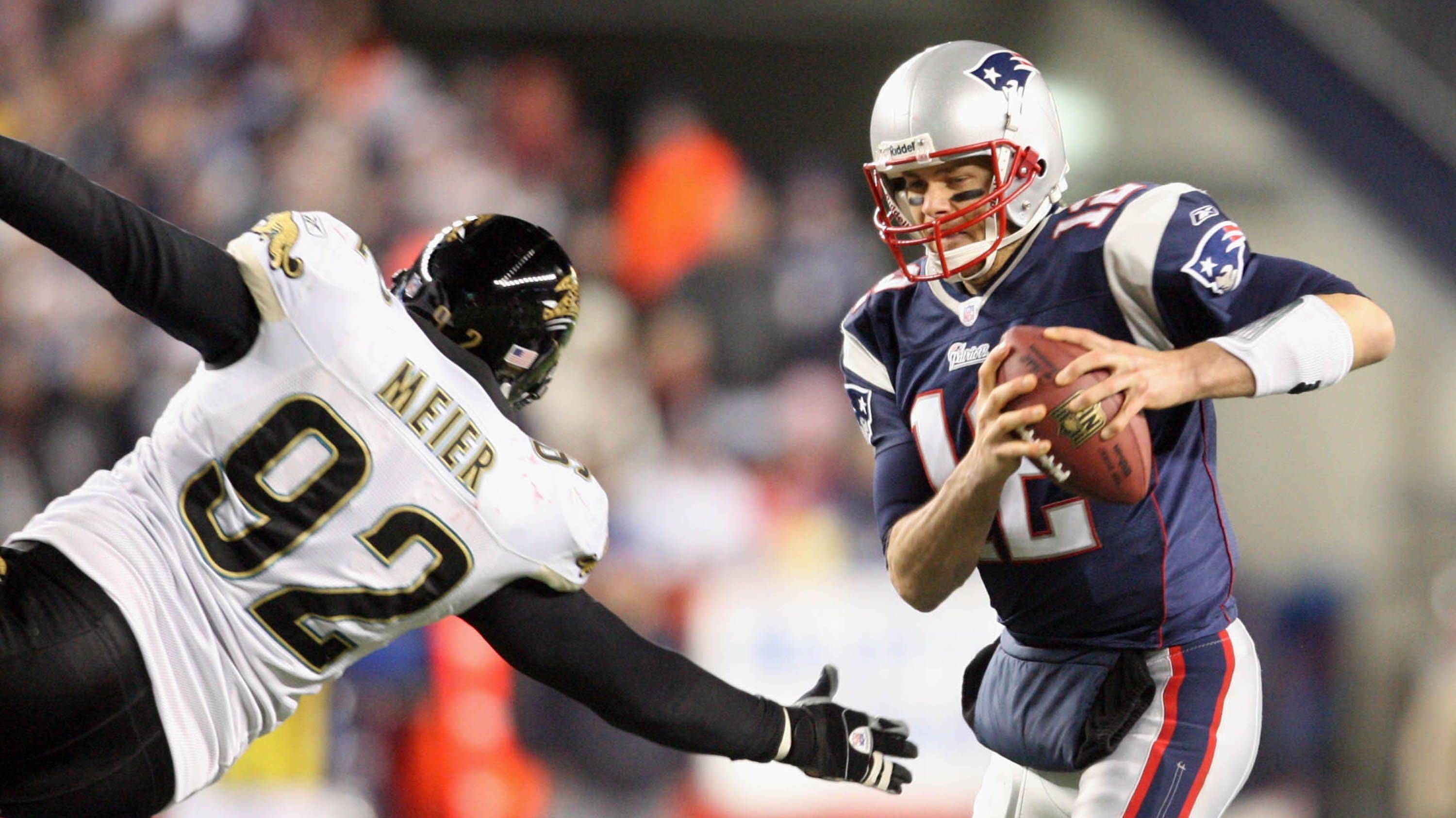 <strong>1. Tom Brady<br></strong>Vielleicht der größte Draft-Steal aller Zeiten. Als 199. Pick der 6. Runde im Jahr 2000 von den New England Patriots ausgewählt, wurde Brady zu einem der erfolgreichsten Quarterbacks der NFL-Geschichte mit sieben Super Bowl-Siegen.