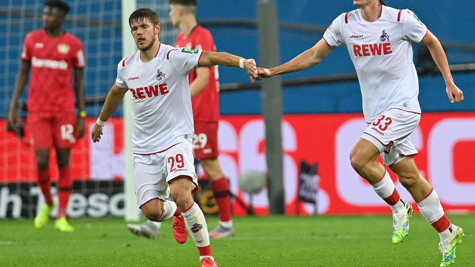 
                <strong>Jan Thielmann (1. FC Köln)</strong><br>
                Auch Jan Thielmann ist fast schon über den Talent-Status hinaus. Der 18-jährige kann offensiv auf beiden Flügeln und als hängende Spitze zum Einsatz kommen, beim FC stand er sieben Mal in der Startelf und wurde in fünf weiteren Spielen eingewechselt. Dabei brachte er es auf eine Torvorlage.
              