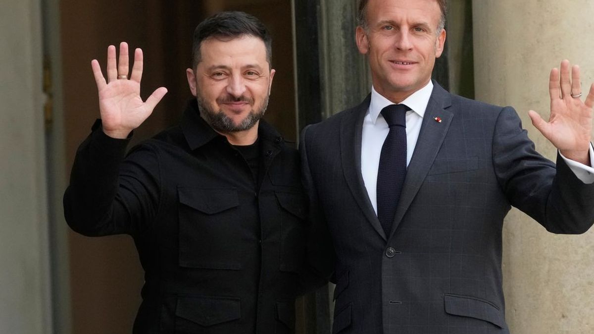 BU: Selenskyj und Macron zeigen sich in Paris geeint, während Macron die neue Schutzallianz für die Ukraine verkündet.