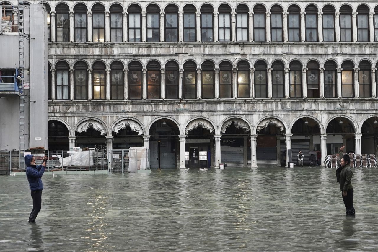 Mehr als 80 Prozent der norditalienischen Stadt stand unter Wasser.  