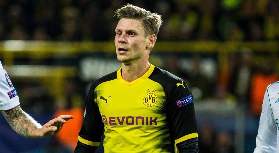 
                <strong>Lukas Piszczek</strong><br>
                Der Pole ist in der ersten Hälfte der ersten Halbzeit unermüdlich auf der kompletten rechten Seite unterwegs. In der elften Minute klärt er einen Torschuss in höchster Not, nachdem seine Kollegen Sokratis und Toprak zu langsam sind. Beim Gegentor durch Gareth Bale läuft jedoch auch er hinterher. ran-Note: 3
              