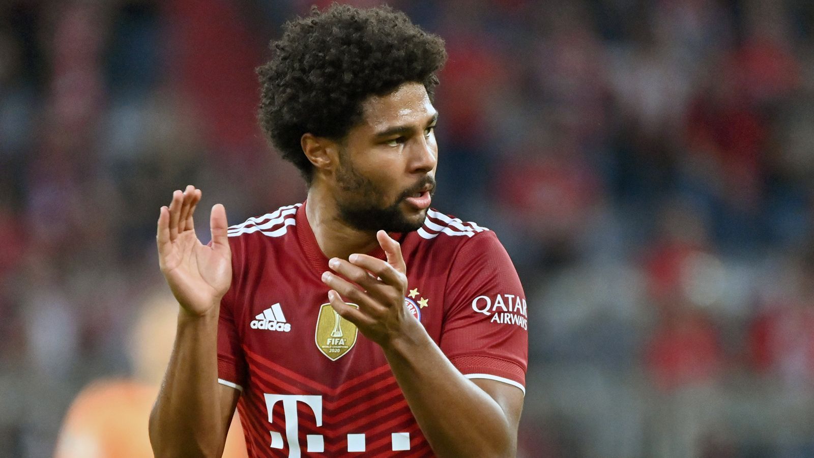 
                <strong>Serge Gnabry</strong><br>
                Sorgt zumindest hin und wieder für Torgefahr. Hat nach Doppelpass mit Müller die erste gute Torchance für die Münchner, sein Abschluss kommt aber zu zentral (35.). Sommer hält stark gegen seinen Versuch aufs lange Eck (59.). Macht kurz darauf für Stanisic Platz.ran-Note: 4
              