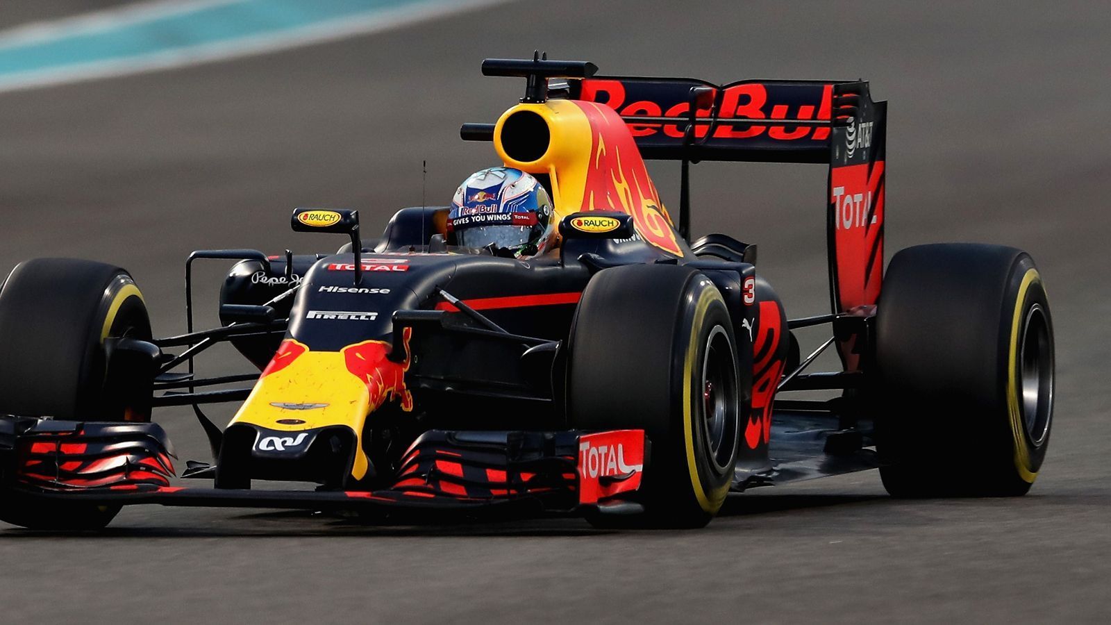 
                <strong>Red Bull RB12 (2016)</strong><br>
                Motor: Renault TAG HeuerSiege: 2Punkte: 468WM-Rang: 2Fahrer: Max Verstappen & Daniel Ricciardo/Daniil Kvyat
              