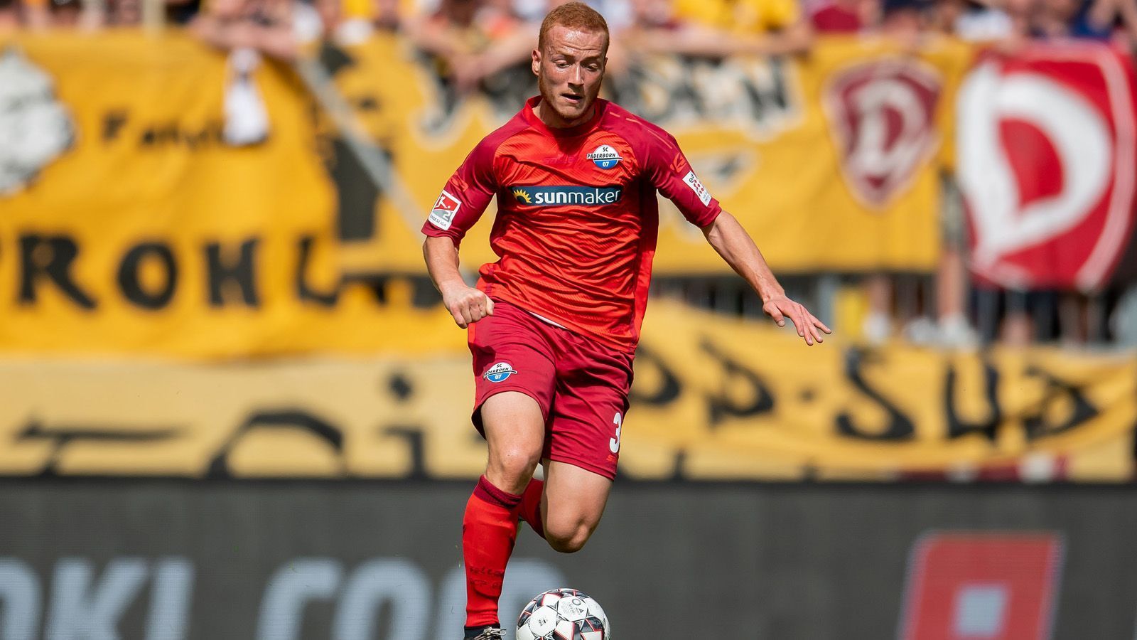 
                <strong>Sebastian Vasiliadis (SC Paderborn)</strong><br>
                Gleich seine Debüt-Saison in der Bundesliga könnte zur großen Bühne für den 21 Jahre alten Sebastian Vasiliadis werden. In der Aufstiegs-Saison überzeugte er mit sechs Toren und zehn Assists. Der junge Rotschopf, der beim VfR Aalen ausgebildet wurde, war das Herzstück im SCP-Mittelfeld in der Aufstiegssaison. Nun wird sich zeigen, ob er seine Klasse auch im Oberhaus abrufen kann.
              